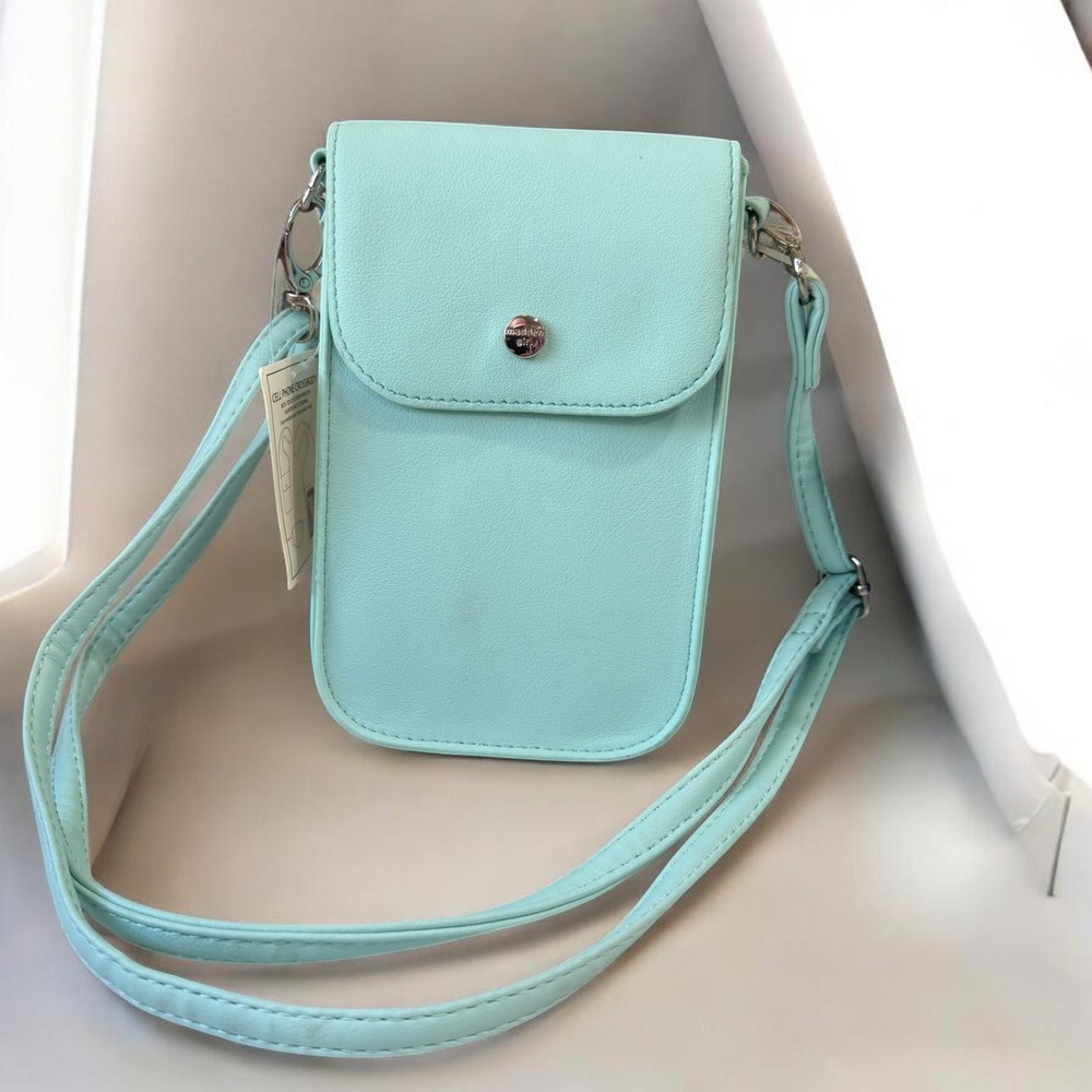 Madden Girl Mint Phone Crossbody Bag Touchscreen Window Y2K Pastel Travel Cute‎